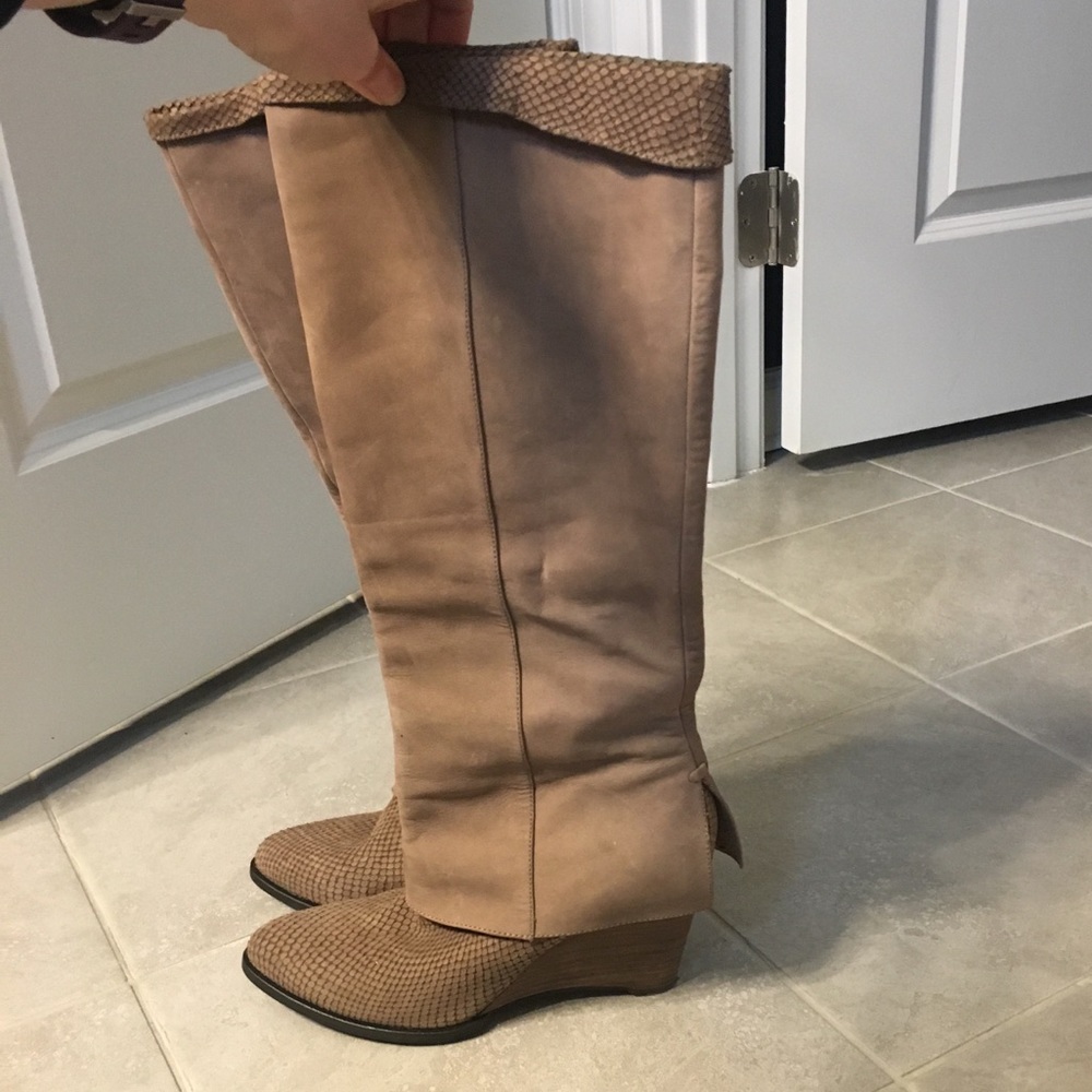 Tan suede boots